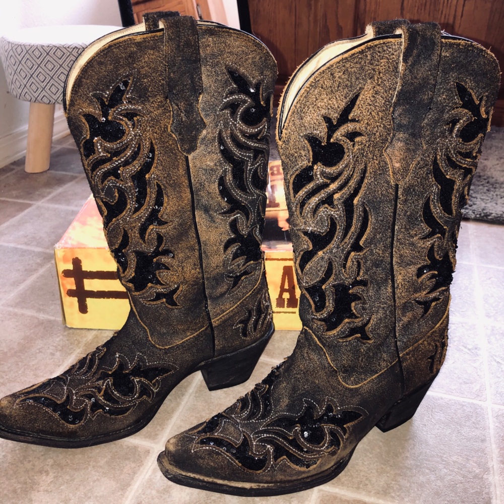 Corral boots